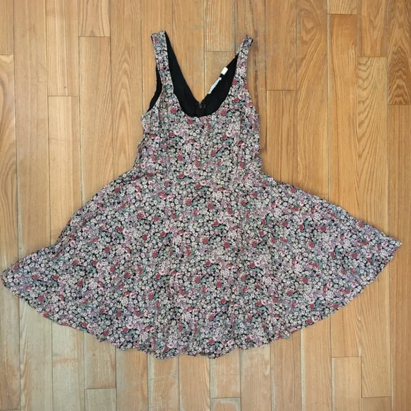 Kimchi & Blue X Urban Outfitters Floral Dress Size Medium - Picture 1 of 8
